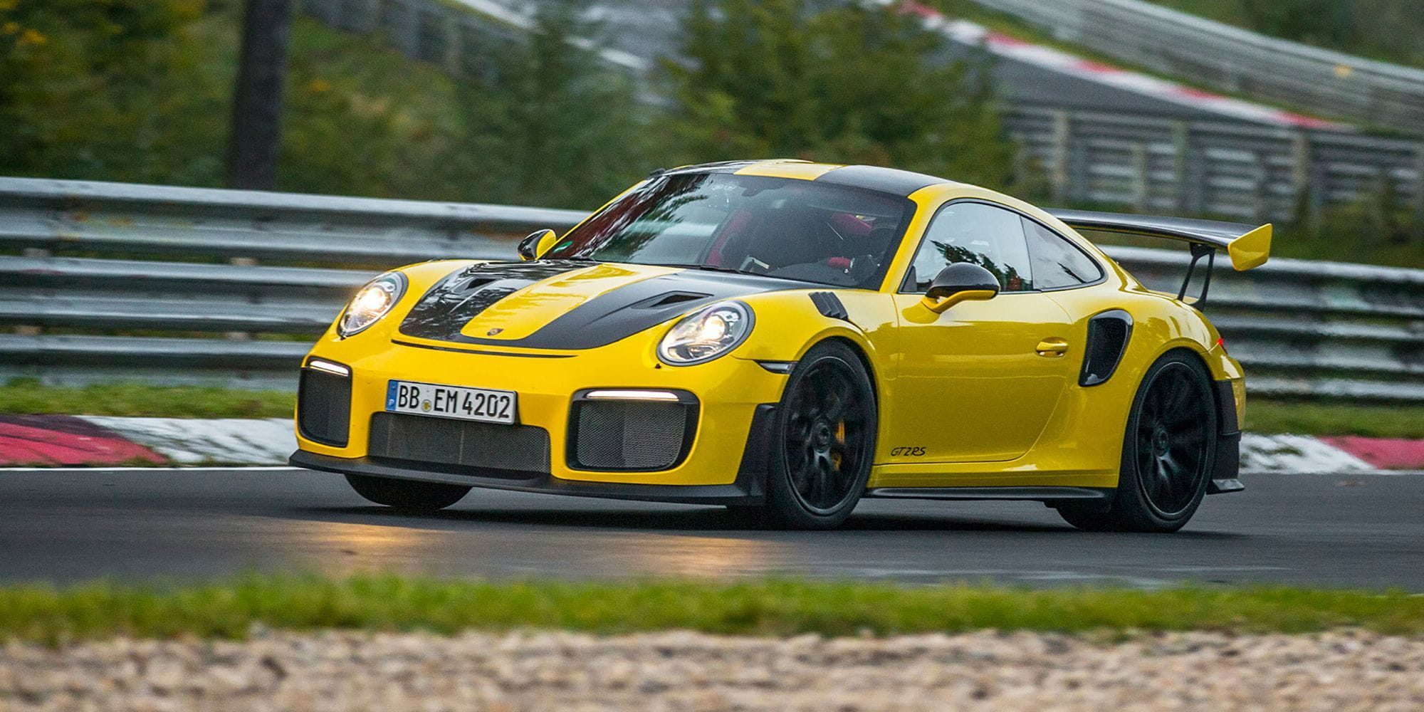 high-911-gt2-rs-world-record-nu-rburgring-2017-porsche-ag-1-1506609640